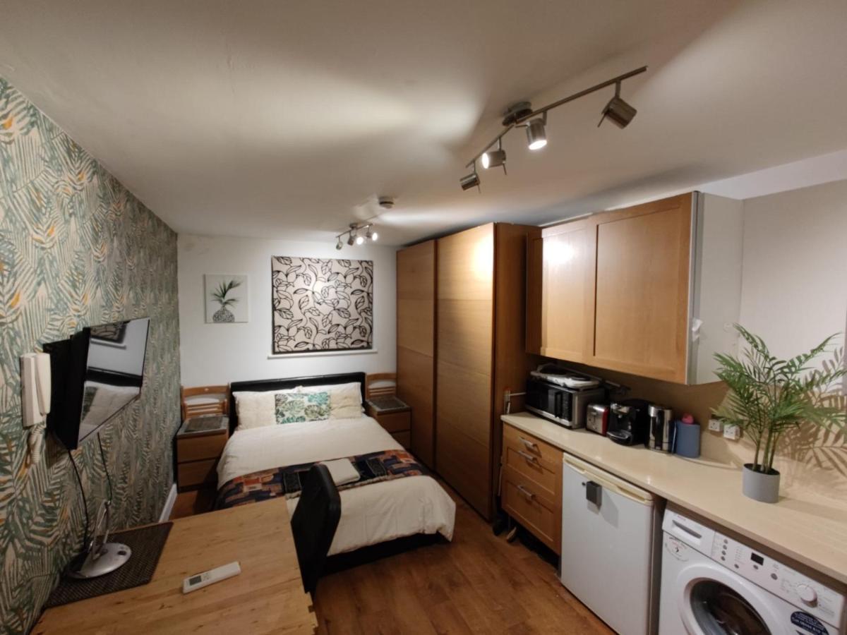 Studio Apartment 351 Ladbroke Grove, London W10 6Ha Экстерьер фото