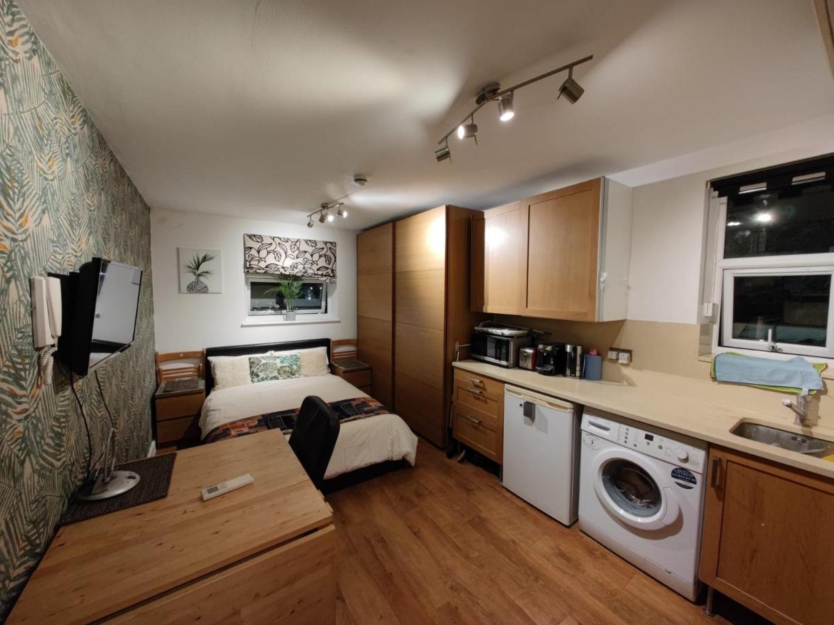Studio Apartment 351 Ladbroke Grove, London W10 6Ha Экстерьер фото